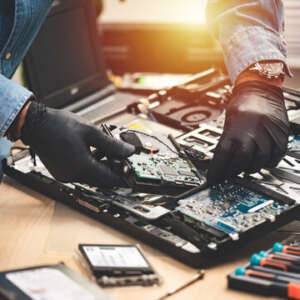 Get the best services for your laptop repair in kenya at the best price. We fix broken hinges, screen, battery, keyboard & charging issues.